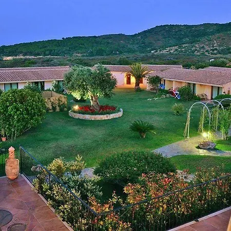 Hotel Costa Caddu 3*