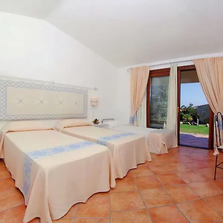 Costa Caddu Hotel 3*