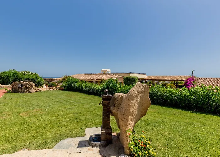 Costa Caddu Hotel 3*